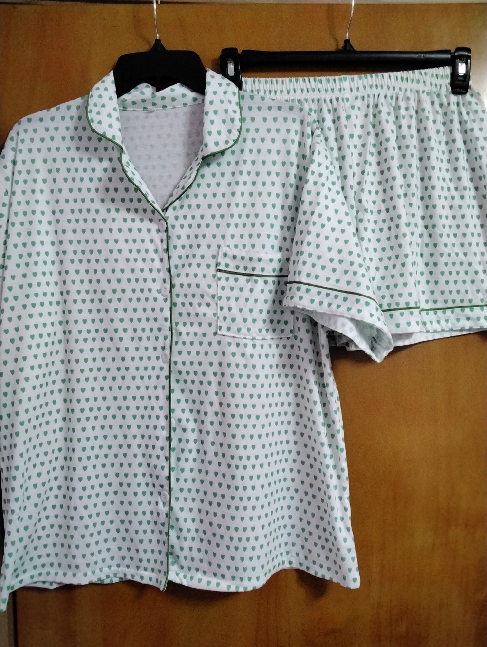 Womans White with Green Heart Print Pajama set